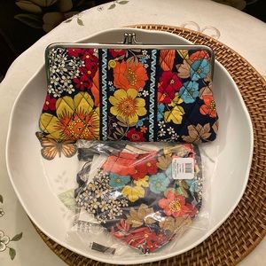 🌻SALE🌻VINTAGE, CLUTCH WALLET WITH MATCHING FITTED MASK IN HAPPY SNAILS PATTERN